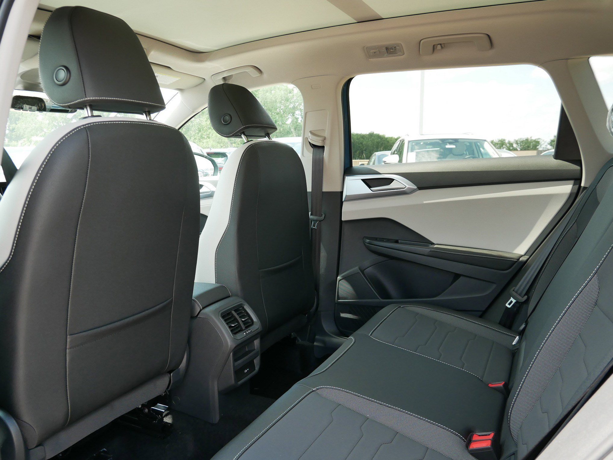 New 2026 Volkswagen Taos SE AWD/4WD image 7