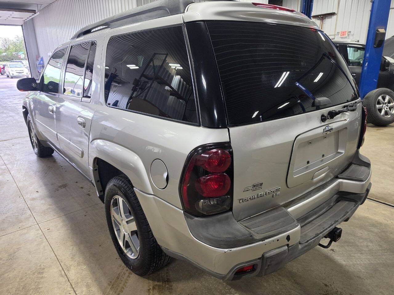 Used 2005 Chevrolet TrailBlazer EXT 4WD w/ LS Preferred Equipment Group image 6