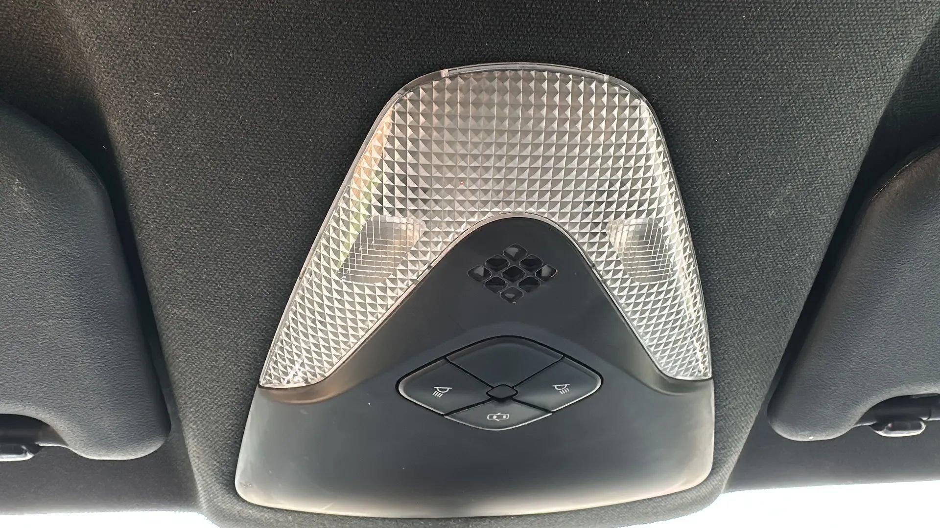 Used 2018 Toyota C-HR image 39