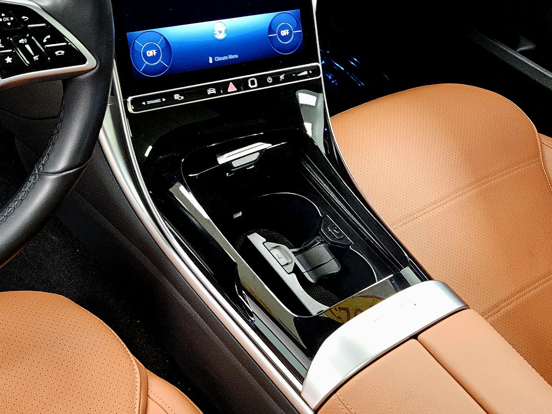 Used 2025 Mercedes-Benz C 300 4MATIC Sedan image 35