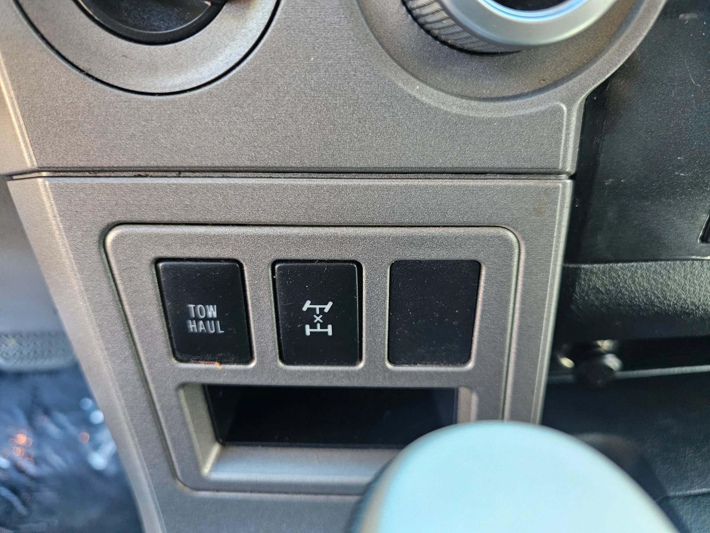 Used 2013 Toyota Sequoia Limited AWD/4WD image 16