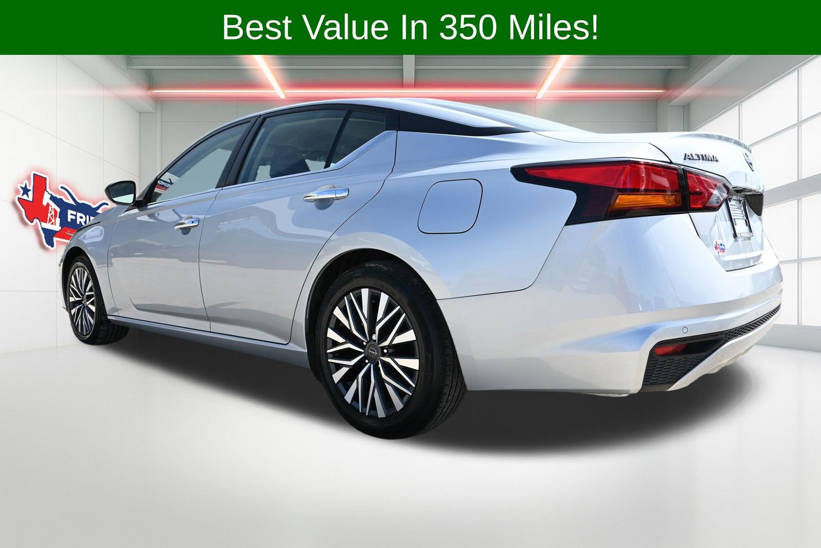 Used 2024 Nissan Altima 2.5 SV image 2
