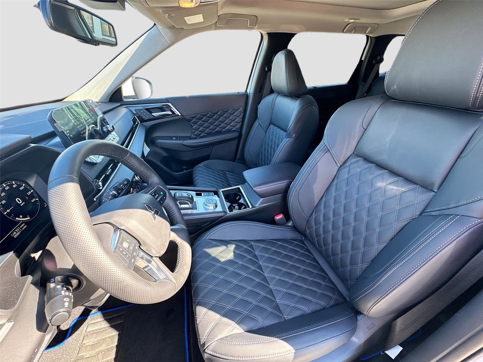 New 2025 Mitsubishi Outlander SEL image 21