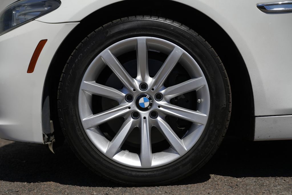 Used 2015 BMW 535i xDrive Sedan AWD/4WD image 11