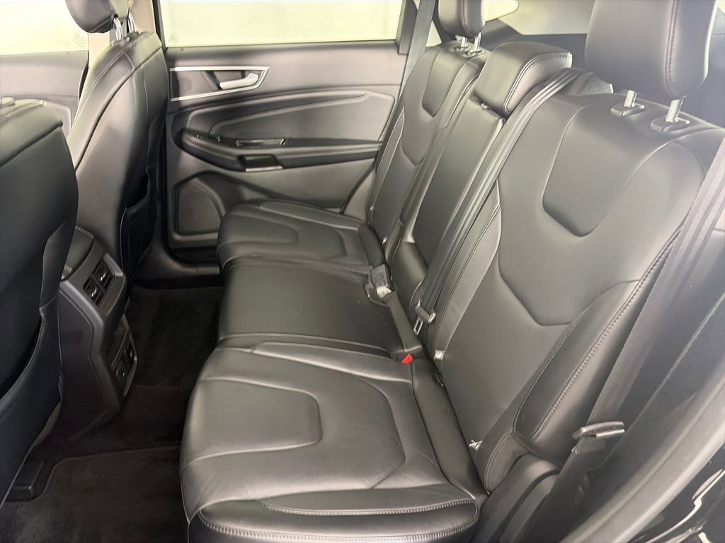 Certified 2017 Ford Edge Titanium w/ Technology Package AWD/4WD image 13