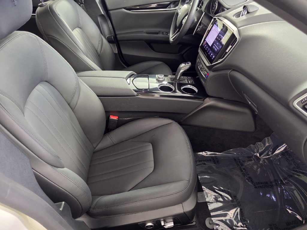 Used 2023 Maserati Ghibli Modena RWD image 30