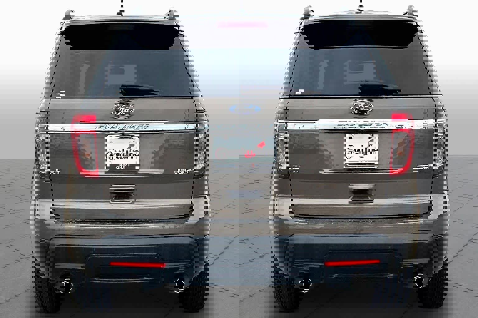 Used 2015 Ford Explorer XLT w/ Equipment Group 202A image 5