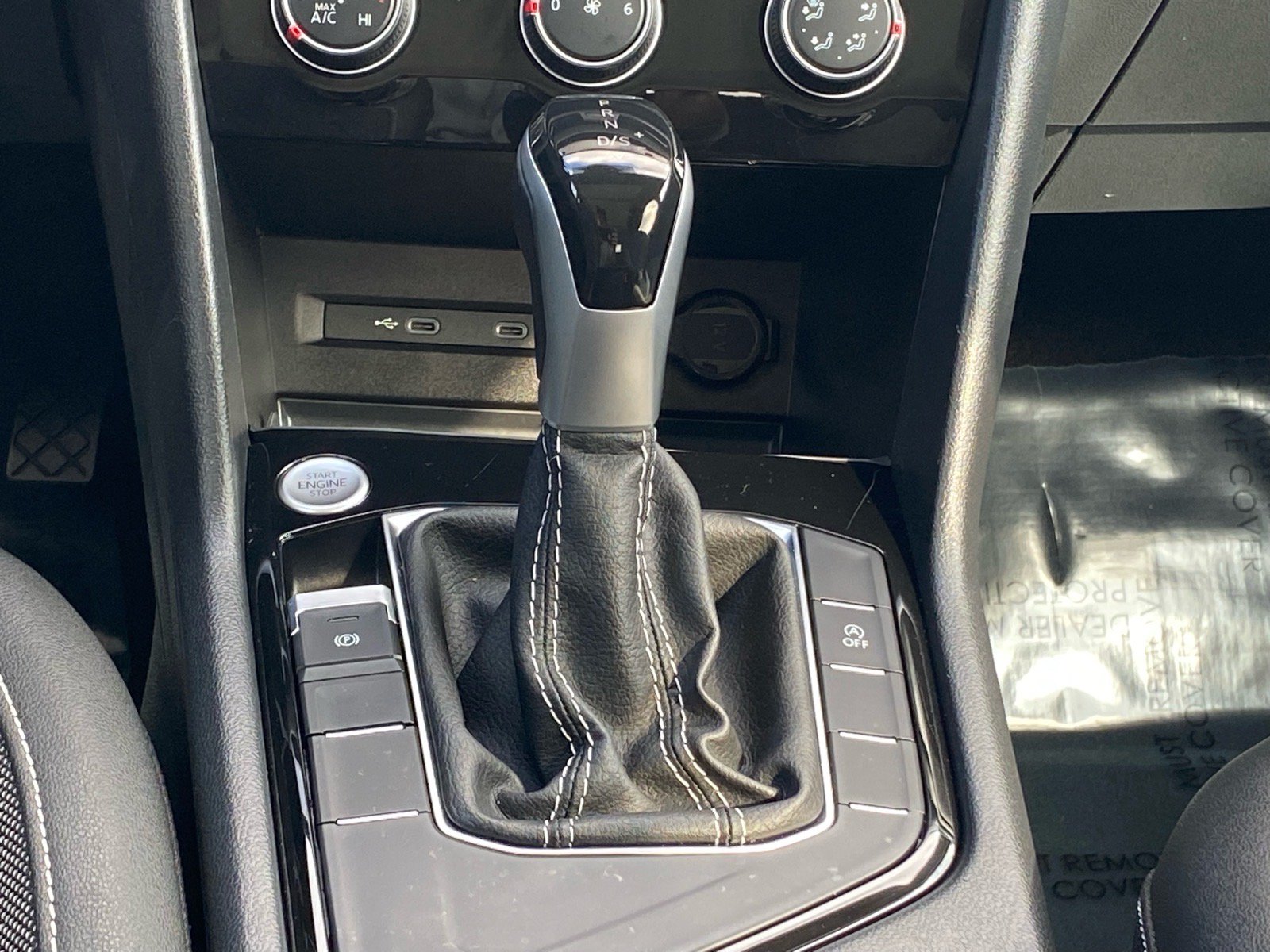 Certified 2023 Volkswagen Taos SE FWD image 11