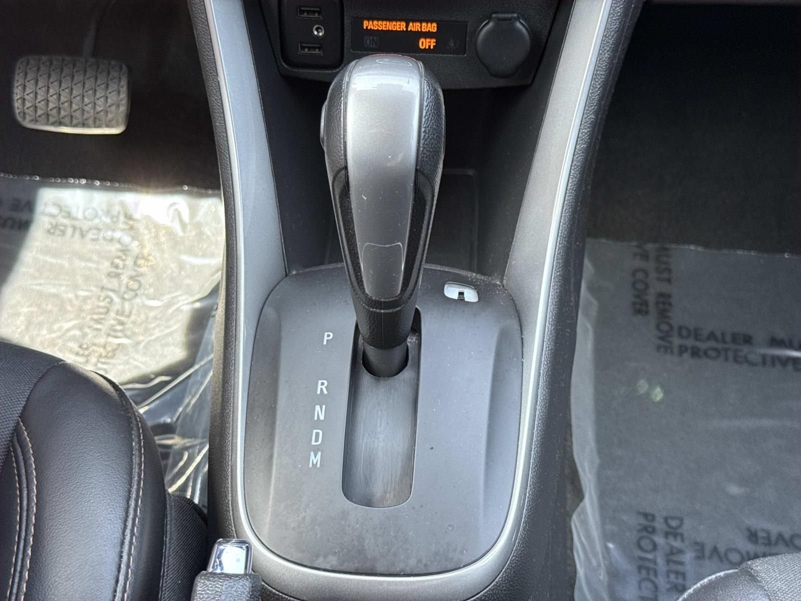 Used 2021 Chevrolet Trax LT w/ LT Convenience Package AWD/4WD image 13
