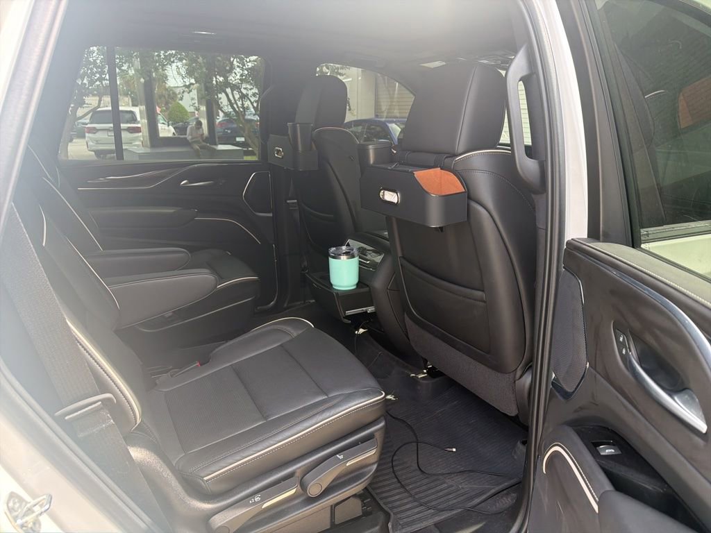 Used 2024 Cadillac Escalade Premium Luxury w/ Performance Package AWD/4WD image 4