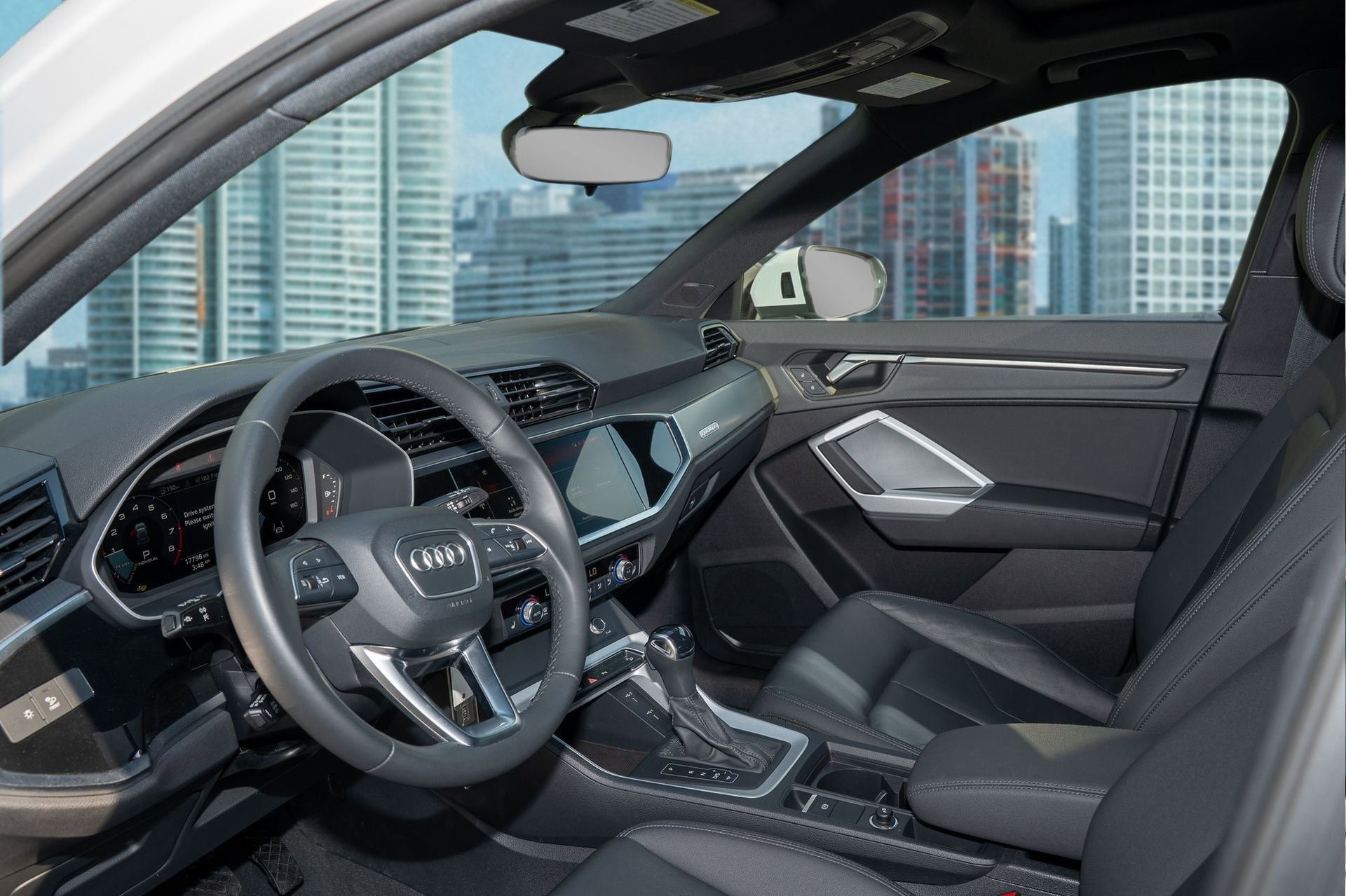 Used 2025 Audi Q3 2.0T Premium image 15