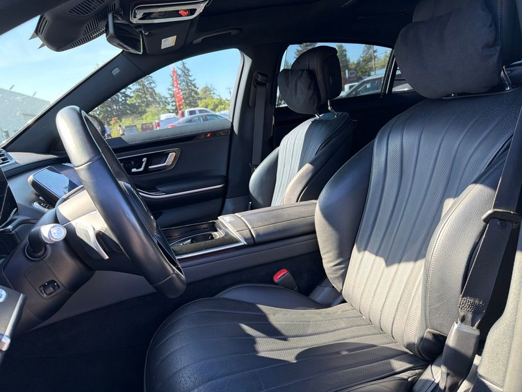 Used 2022 Mercedes-Benz S 500 4MATIC w/ AMG Line Package image 3