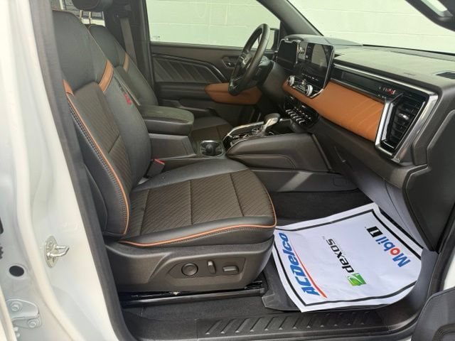 Certified 2024 GMC Canyon AT4 w/ AT4 Premium Package AWD/4WD image 26