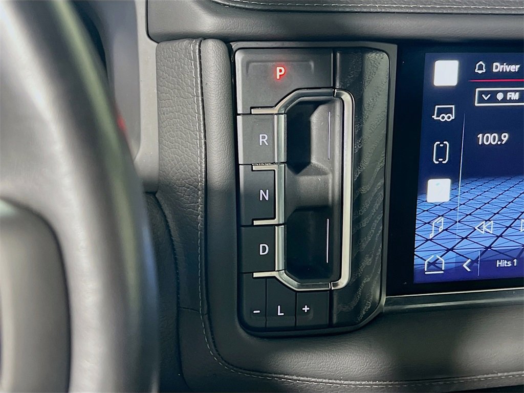 Used 2022 GMC Yukon Denali w/ Advanced Technology Package image 16