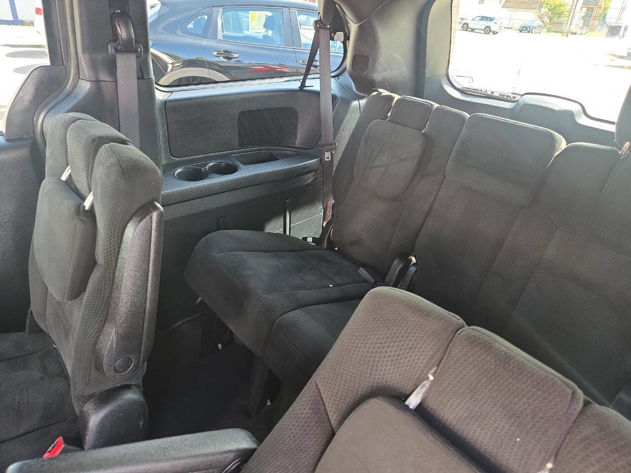 Used 2015 Dodge Grand Caravan SXT w/ Blacktop Package image 6