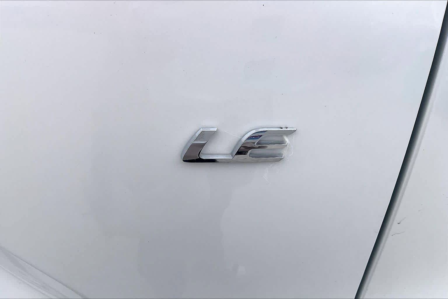 Used 2025 Toyota Corolla Cross LE FWD image 9