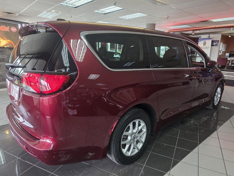 Used 2021 Chrysler Voyager LX FWD image 6