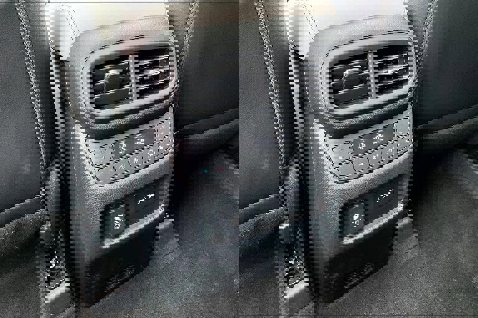 Used 2024 Honda Pilot Elite image 15