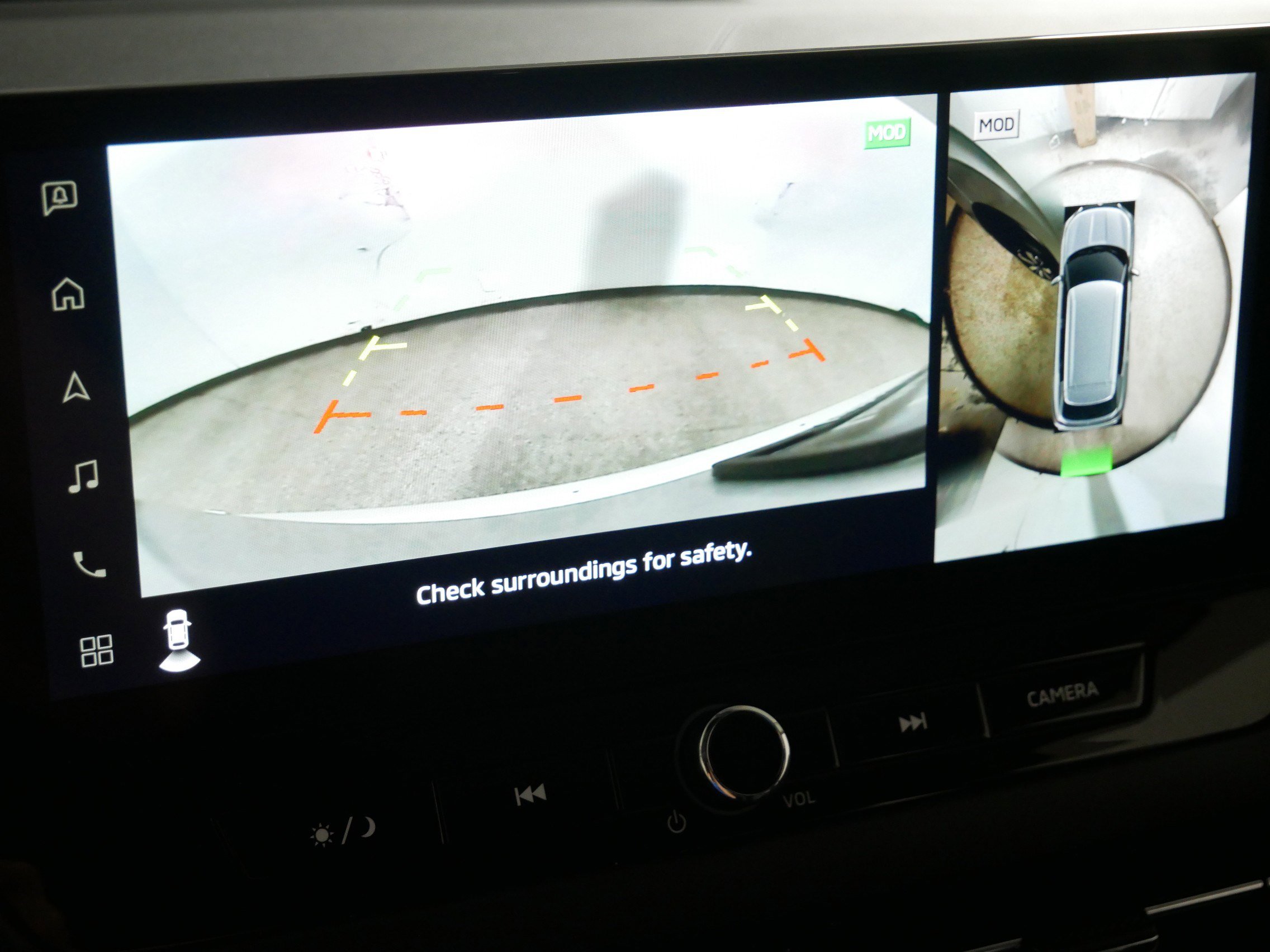 Used 2025 Mitsubishi Outlander SE image 32