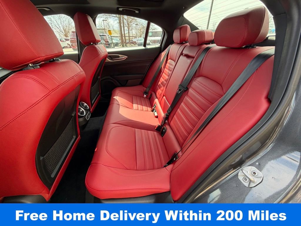 Used 2024 Alfa Romeo Giulia Veloce image 16