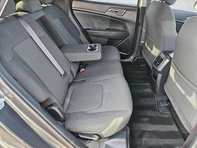 Used 2024 Kia Sportage LX image 17