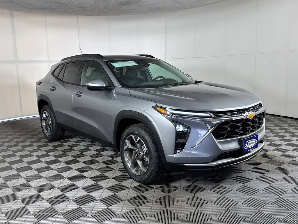 New 2026 Chevrolet Trax LT w/ Driver Confidence Package FWD image 3