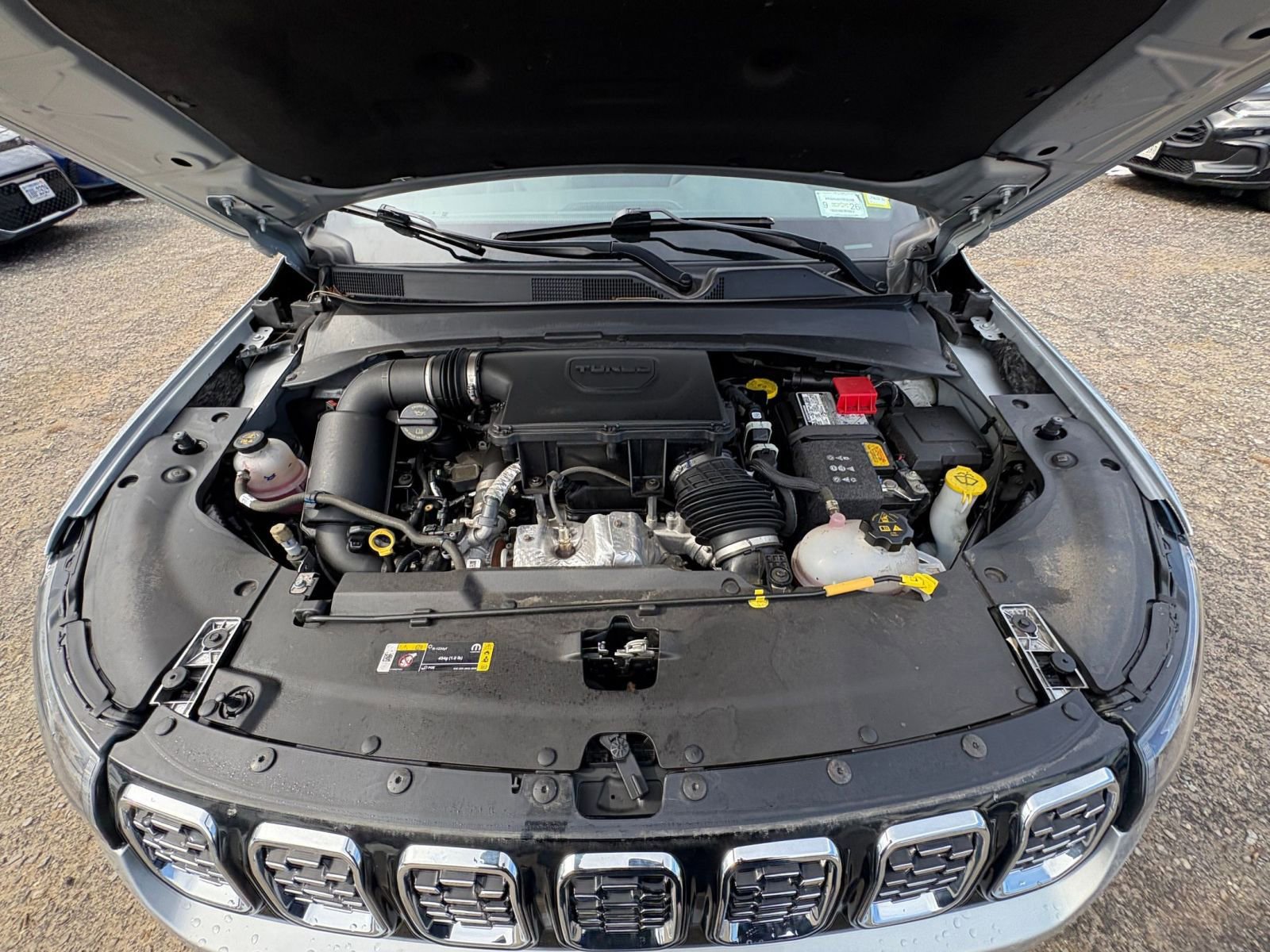 Used 2025 Jeep Compass Limited image 30