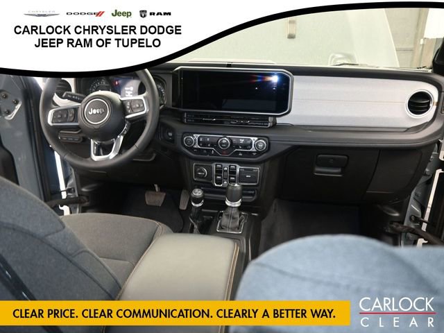 Used 2025 Jeep Wrangler Sahara image 35