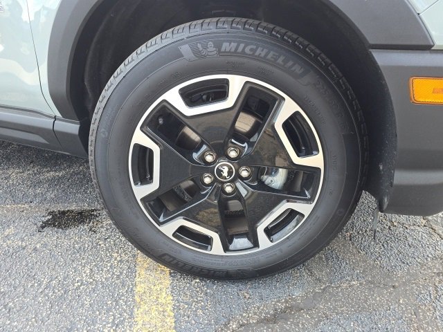 Used 2024 Ford Bronco Sport Outer Banks image 2