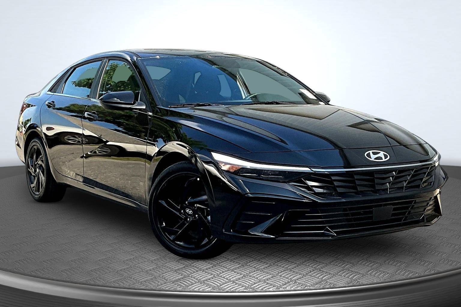 Used 2026 Hyundai Elantra SEL Sport Premium w/ Cargo Package FWD image 3