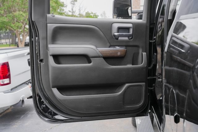 Used 2018 GMC Sierra 2500 Denali w/ Duramax Plus Package AWD/4WD image 41