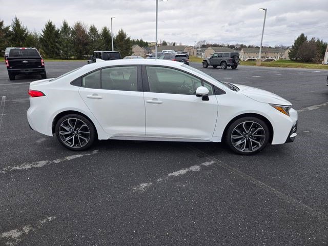 Used 2022 Toyota Corolla SE image 6