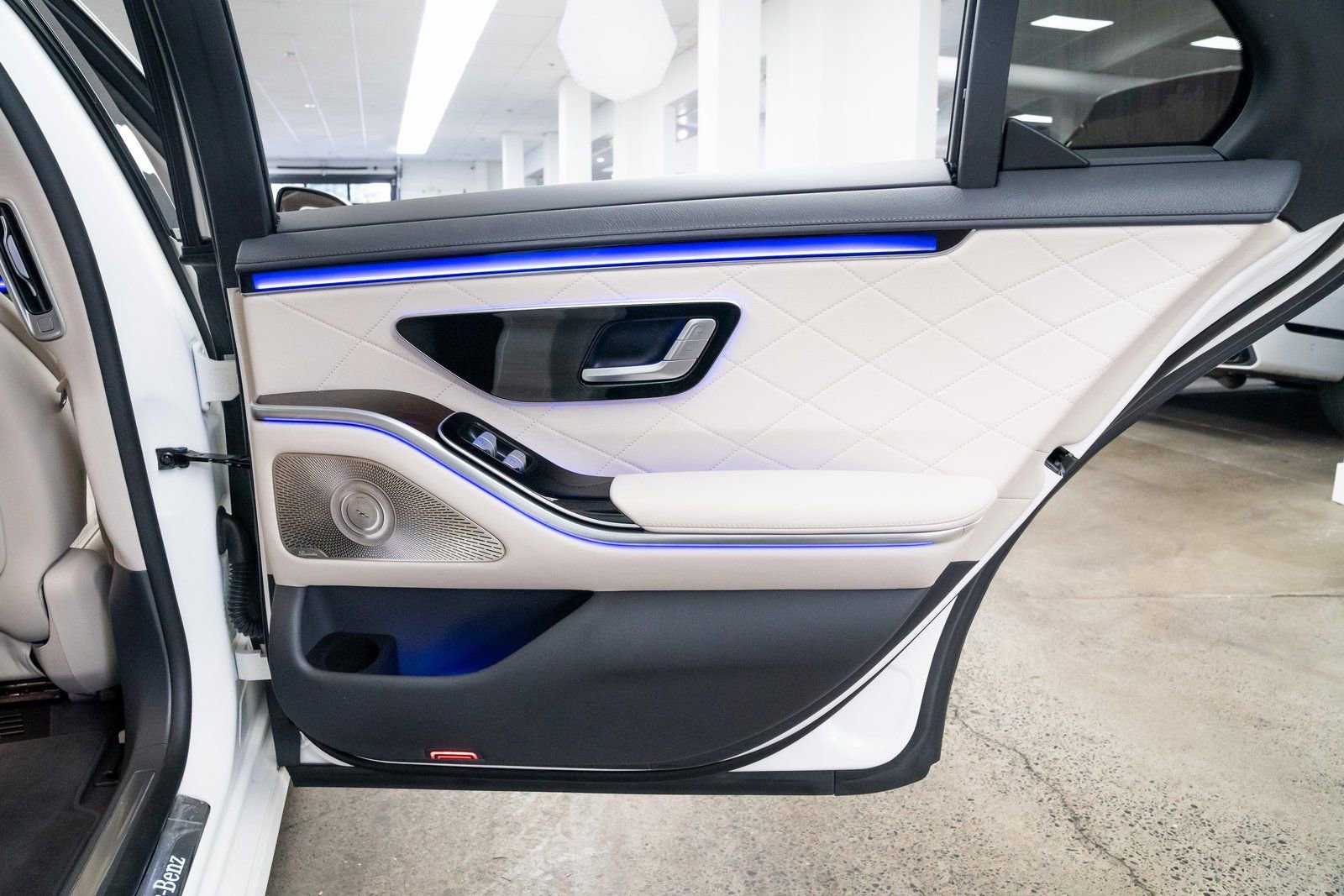 Used 2023 Mercedes-Benz S 580 4MATIC Sedan image 22