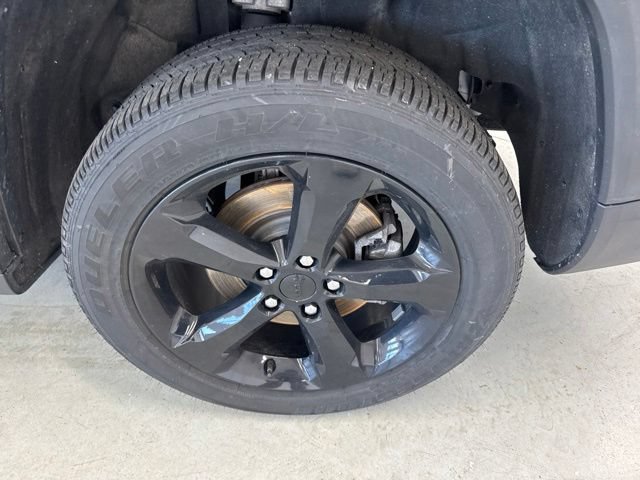 Used 2024 Jeep Grand Cherokee L Altitude AWD/4WD image 8