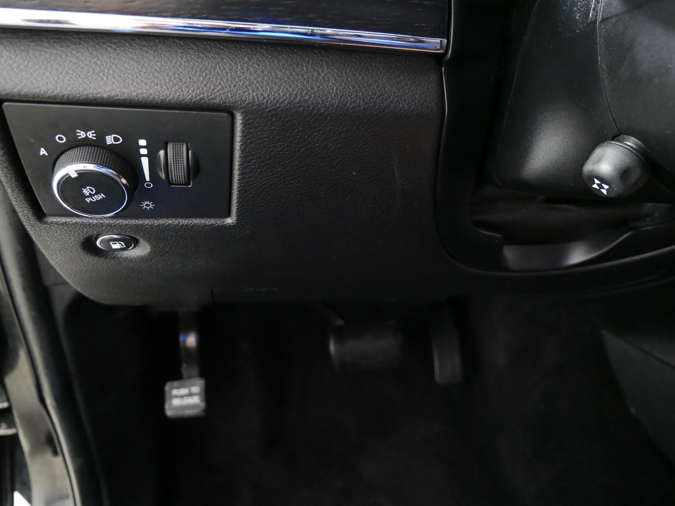 Used 2018 Jeep Grand Cherokee Summit image 26