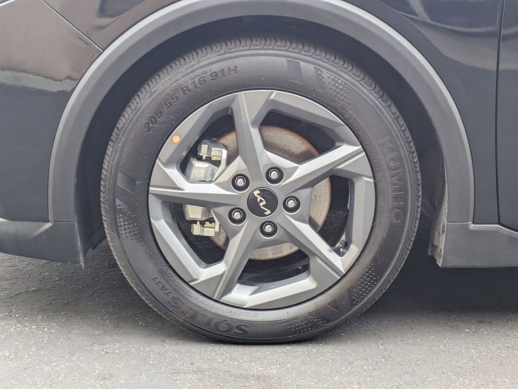 Used 2025 Kia K4 FWD image 13