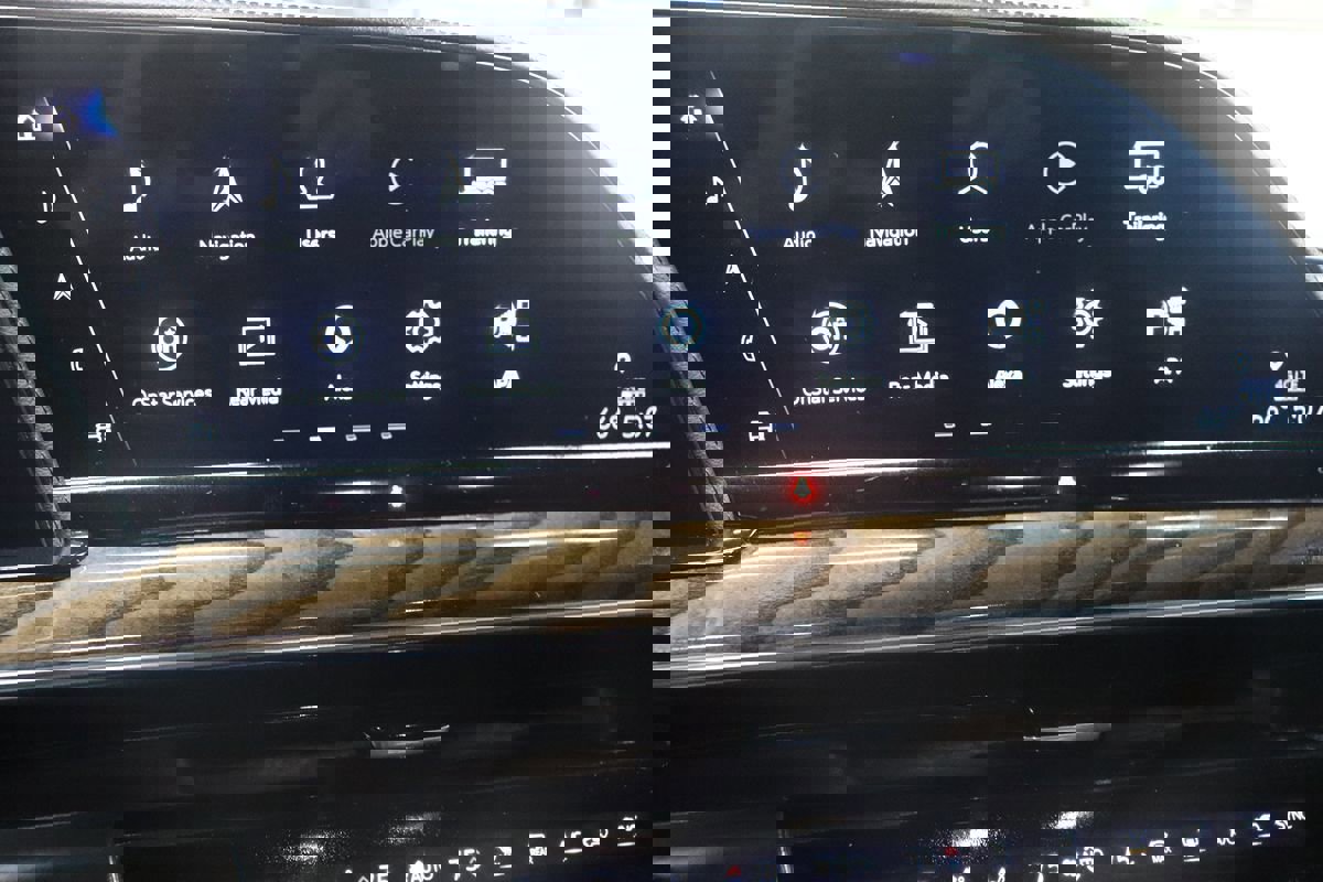 Used 2022 Cadillac Escalade Sport Platinum w/ LPO, ONYX Package image 45