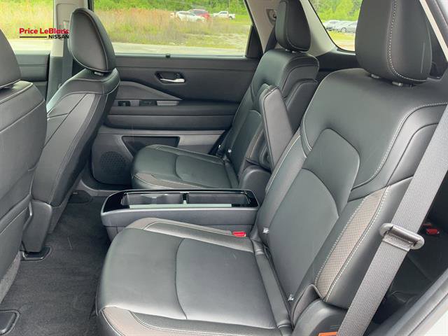 Used 2024 Nissan Pathfinder SL w/ SL Premium Package image 18