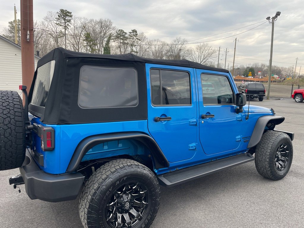 Used 2015 Jeep Wrangler Unlimited Rubicon w/ Connectivity Group image 6