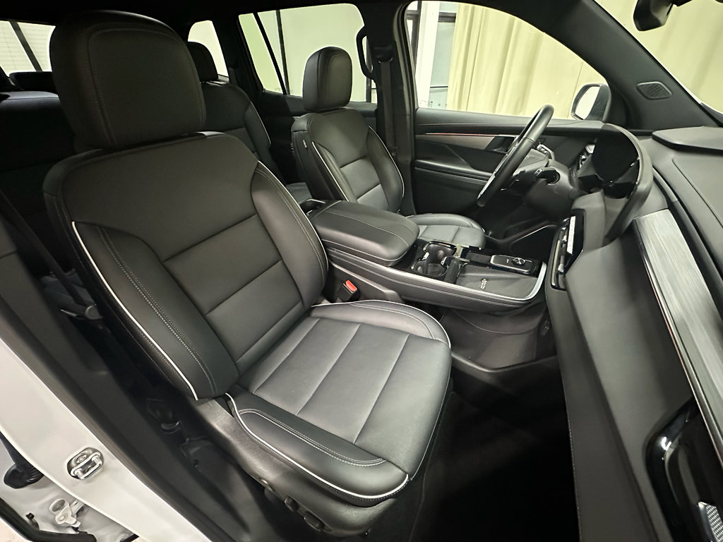 Certified 2025 Buick Enclave Preferred image 18