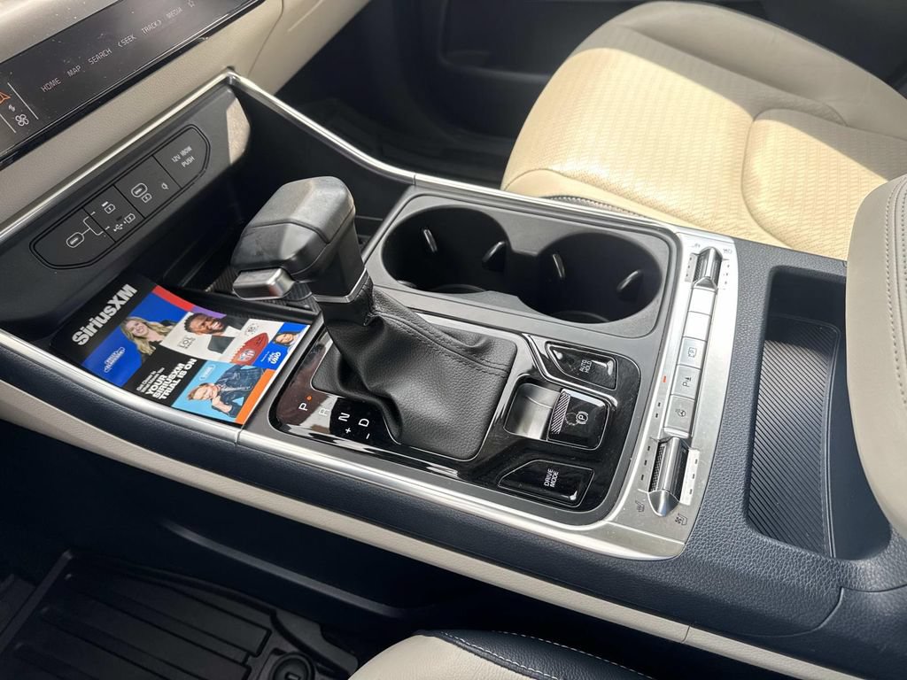 New 2025 Kia Carnival SX Prestige FWD image 32