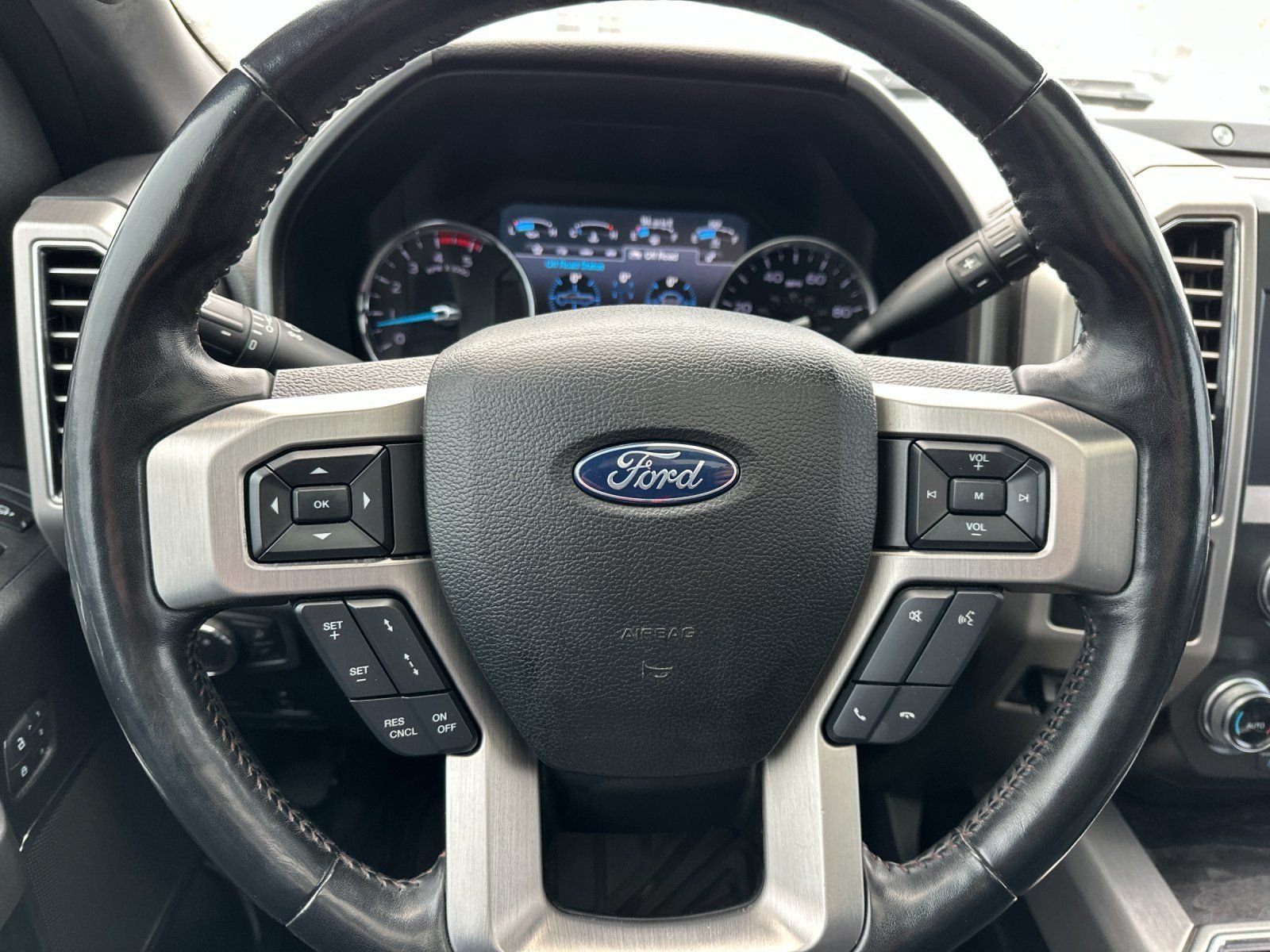 Used 2019 Ford F350 Platinum w/ Platinum Ultimate Package AWD/4WD image 23