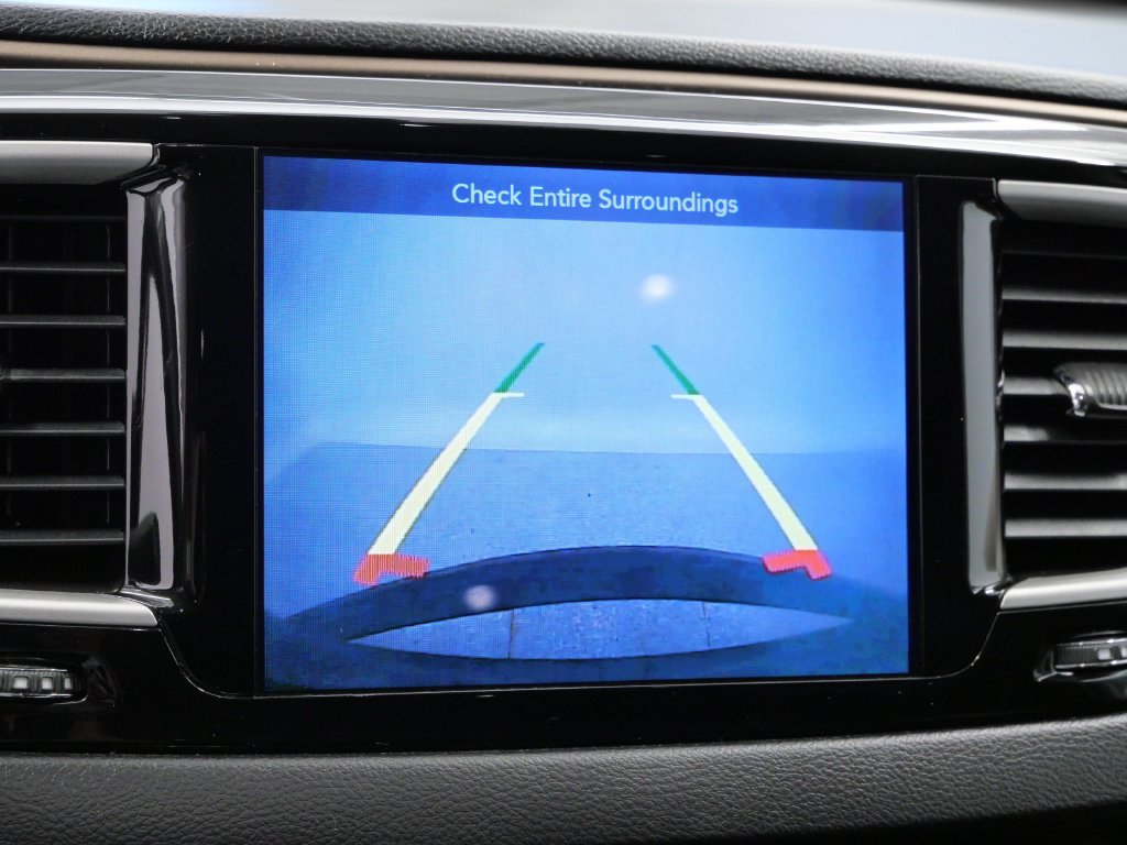 Certified 2017 Chrysler Pacifica Touring-L FWD image 31