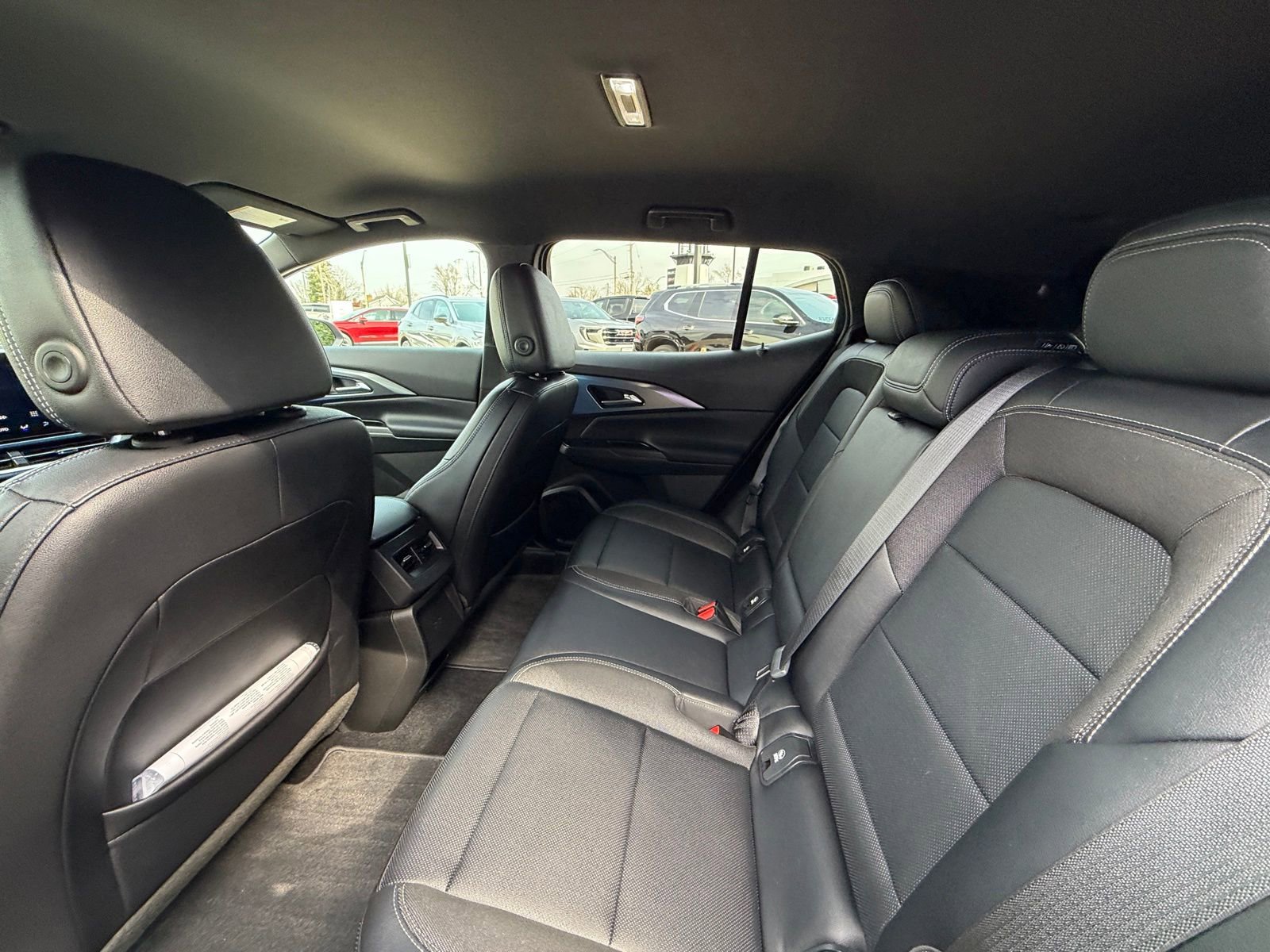 Used 2025 Chevrolet Equinox EV LT w/ Convenience Package FWD image 5