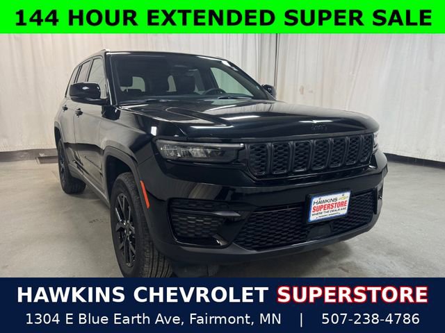 Used 2025 Jeep Grand Cherokee Altitude AWD/4WD image 1