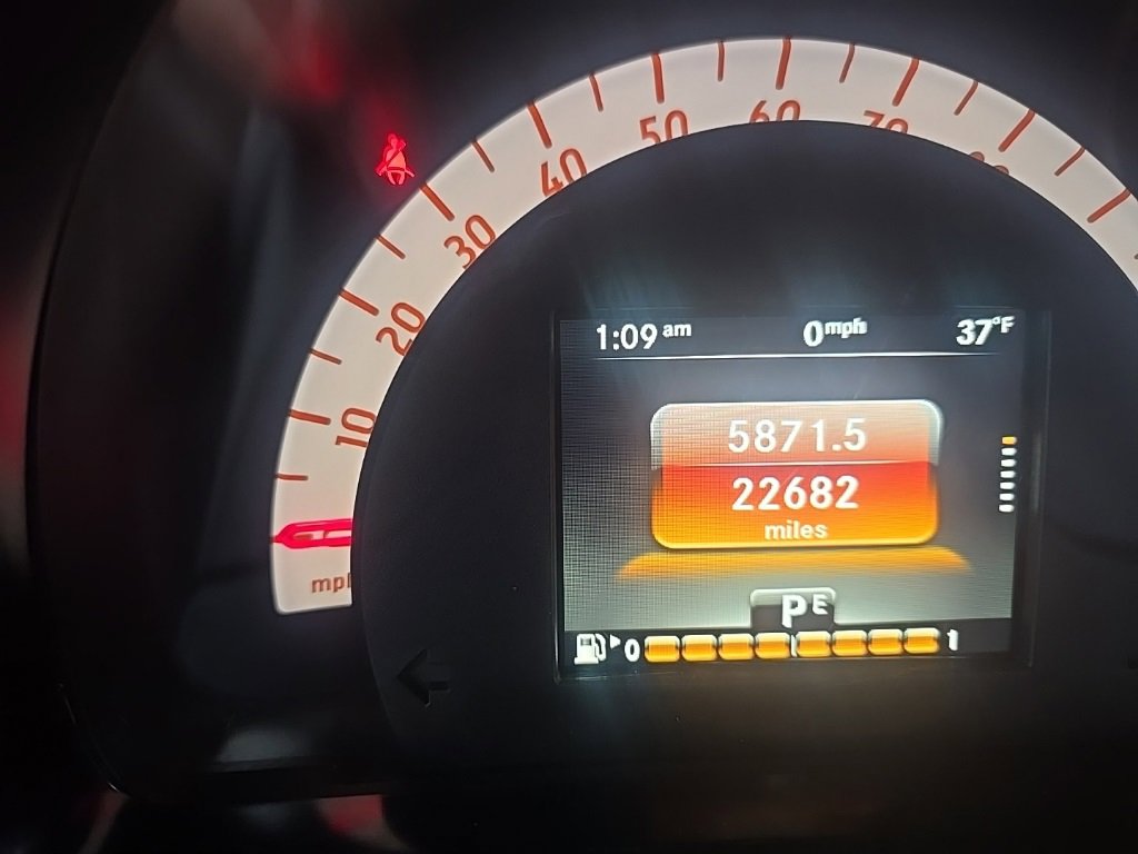 Used 2016 smart fortwo passion image 10