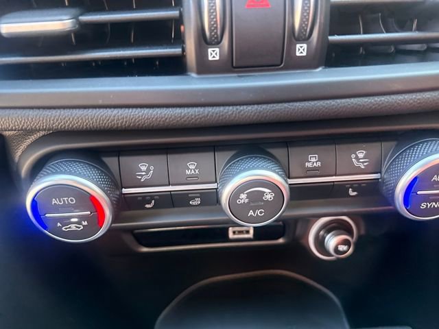 Used 2022 Alfa Romeo Giulia Veloce image 12