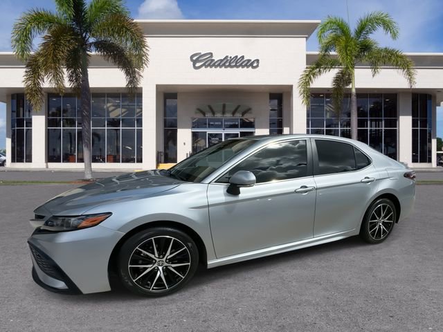 Used 2024 Toyota Camry SE image 7