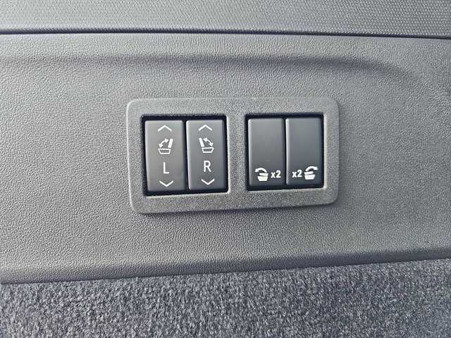 New 2026 Cadillac Escalade IQ Sport 1 w/ LPO, ONYX Package image 15