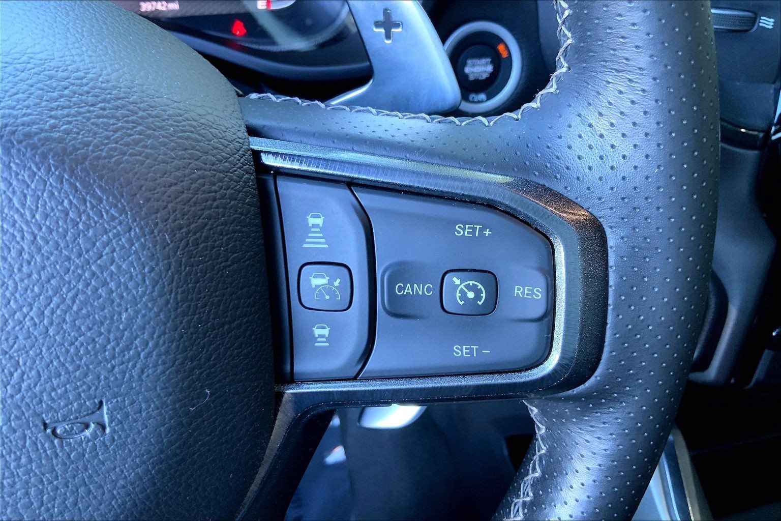 Used 2023 RAM 1500 Laramie AWD/4WD image 21